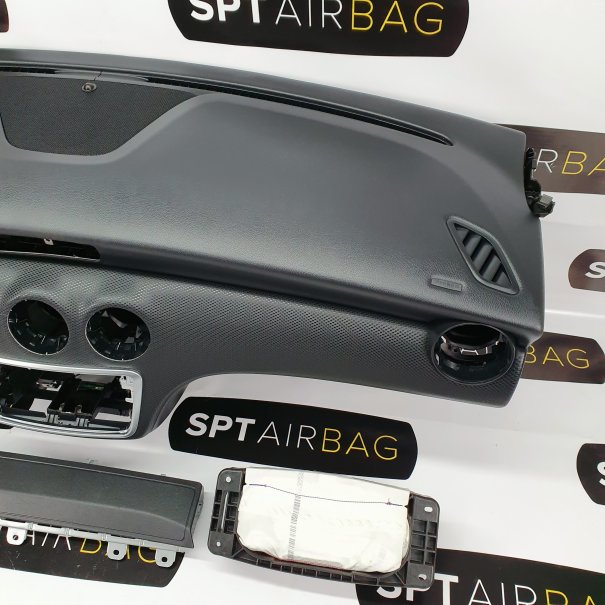 A KLASA W176 AMG KONSOLA DESKA ROZDZIELCZA...