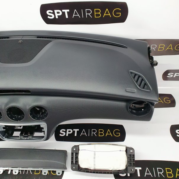 A KLASA W176 AMG KONSOLA DESKA ROZDZIELCZA...