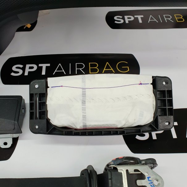 A KLASA W176 AMG KONSOLA DESKA ROZDZIELCZA...