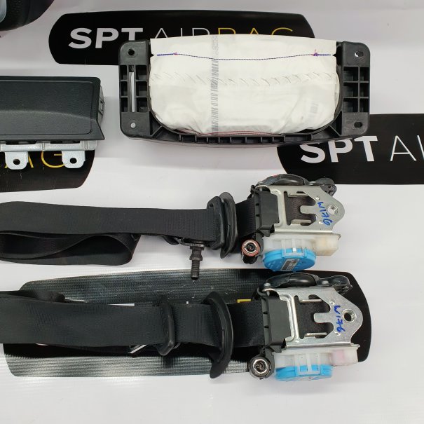 A KLASA W176 AMG KONSOLA DESKA ROZDZIELCZA...