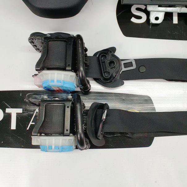 A KLASA W176 AMG KONSOLA DESKA ROZDZIELCZA...