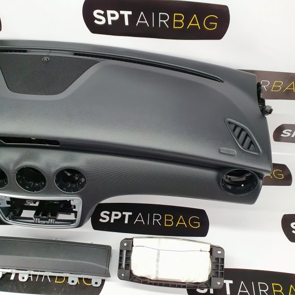 A KLASA W176 AMG LIFT KONSOLA DESKA ROZDZIELCZA...