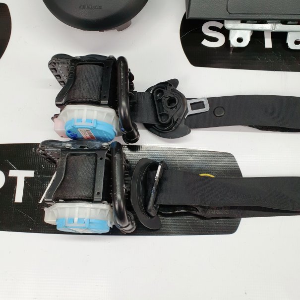 A KLASA W176 AMG LIFT KONSOLA DESKA ROZDZIELCZA...