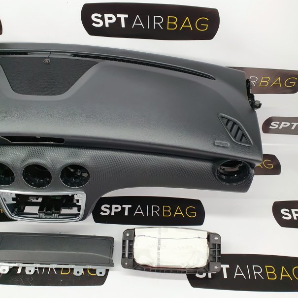 A KLASA W176 KONSOLA DESKA ROZDZIELCZA AIRBAG...