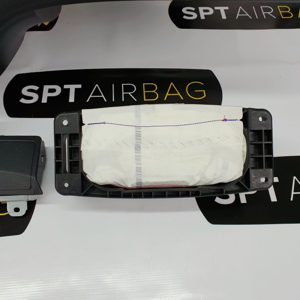 A KLASA W176 KONSOLA DESKA ROZDZIELCZA AIRBAG...