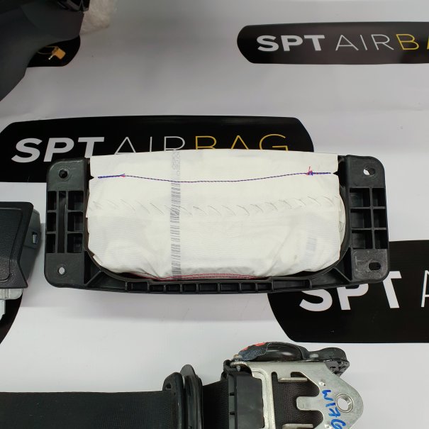 A KLASA W176 KONSOLA DESKA ROZDZIELCZA AIRBAG...