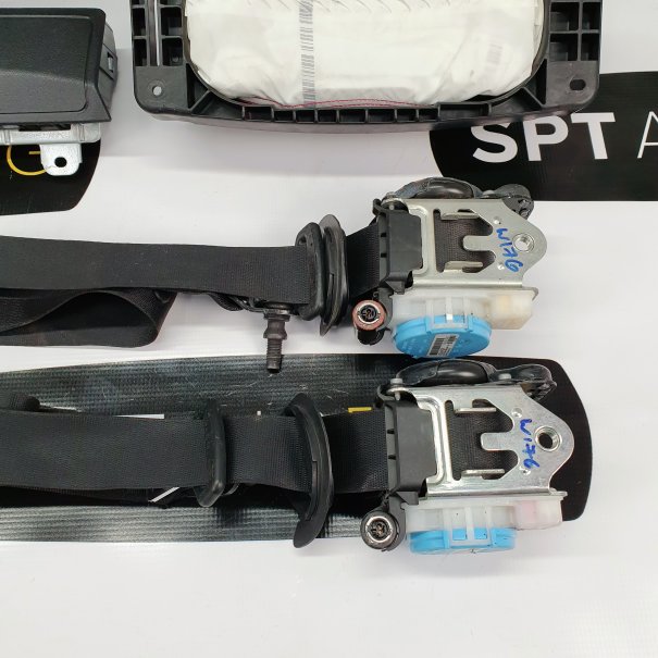 A KLASA W176 KONSOLA DESKA ROZDZIELCZA AIRBAG...