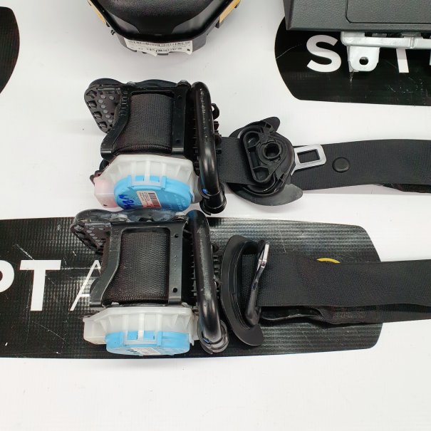 A KLASA W176 KONSOLA DESKA ROZDZIELCZA AIRBAG...