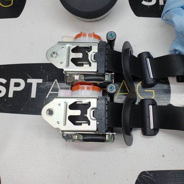 CLA W118 KONSOLA DESKA ROZDZIELCZA AIRBAG...