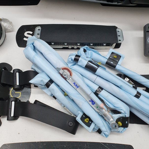 CLA W118 KONSOLA DESKA ROZDZIELCZA AIRBAG...