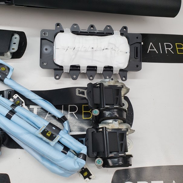 CLA W118 KONSOLA DESKA ROZDZIELCZA AIRBAG...