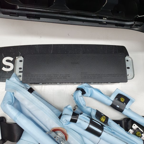 CLA W118 KONSOLA DESKA ROZDZIELCZA AIRBAG...