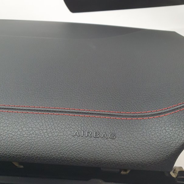 CLA W118 KONSOLA DESKA ROZDZIELCZA AIRBAG...