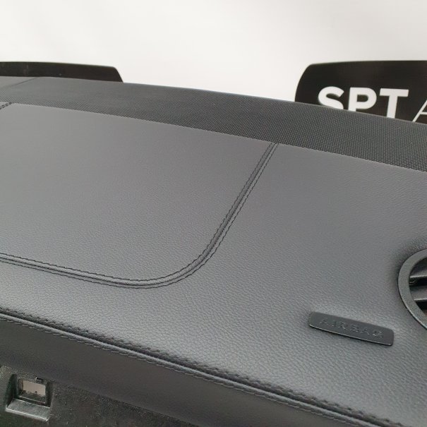 CLS W218 KONSOLA DESKA ROZDZIELCZA AIRBAG...