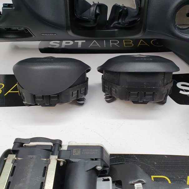 CLS W218 KONSOLA DESKA ROZDZIELCZA AIRBAG...