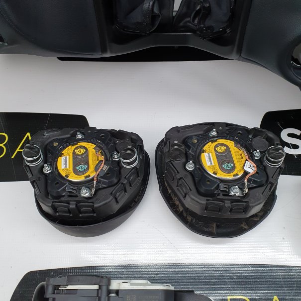 CLS W218 KONSOLA DESKA ROZDZIELCZA AIRBAG...