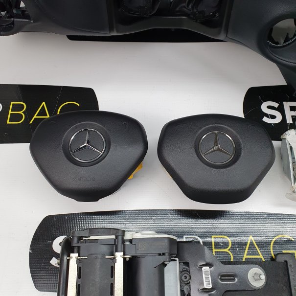 CLS W218 KONSOLA DESKA ROZDZIELCZA AIRBAG...