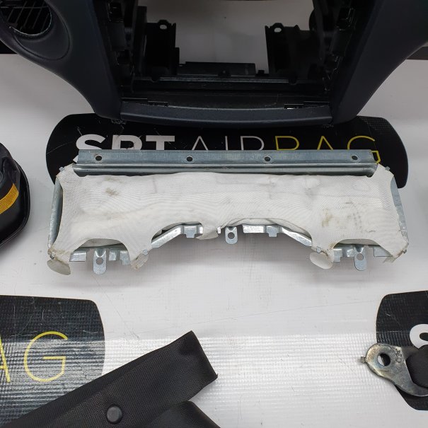 CLS W218 KONSOLA DESKA ROZDZIELCZA AIRBAG...