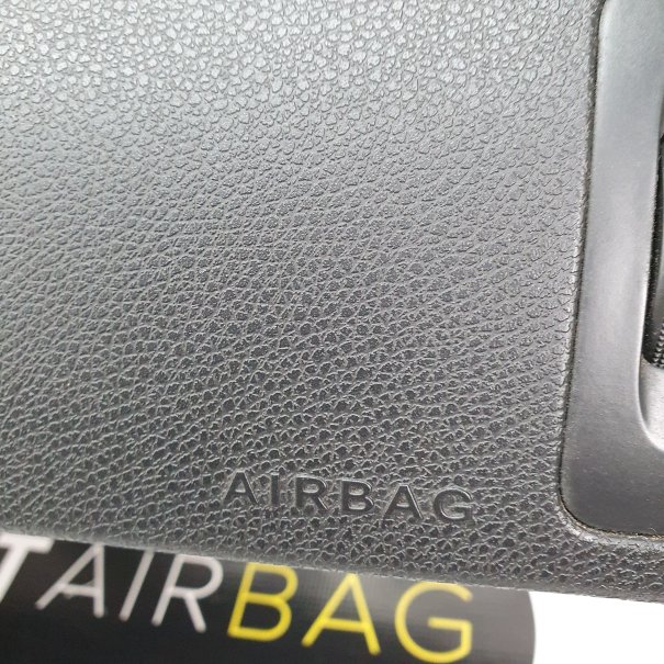 C KLASA W204 ARMATURENBRETT AIRBAG KIT...