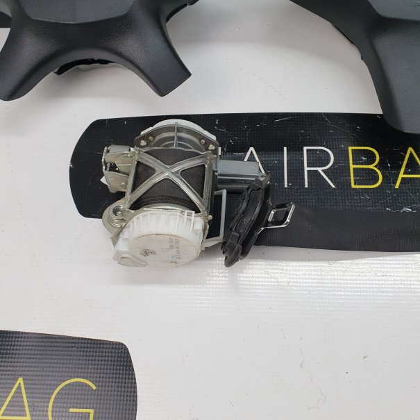 C KLASA W204 ARMATURENBRETT AIRBAG KIT...