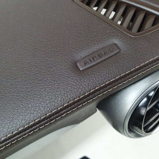 C KLASA W205 KONSOLA DESKA ROZDZIELCZA AIRBAG...