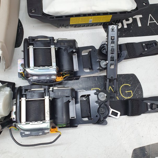 C KLASA W205 KONSOLA DESKA ROZDZIELCZA AIRBAG...