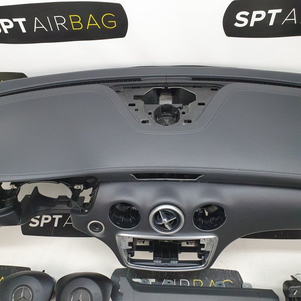 A KLASA W176 LIFT ARMATURENBRETT AIRBAG KIT...