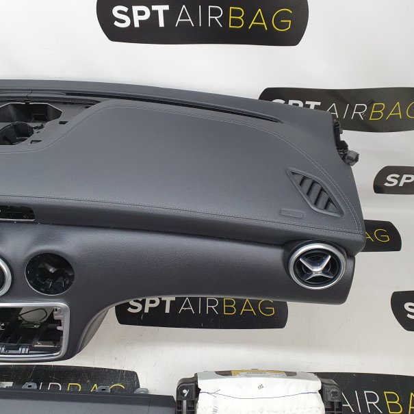 A KLASA W176 LIFT ARMATURENBRETT AIRBAG KIT...