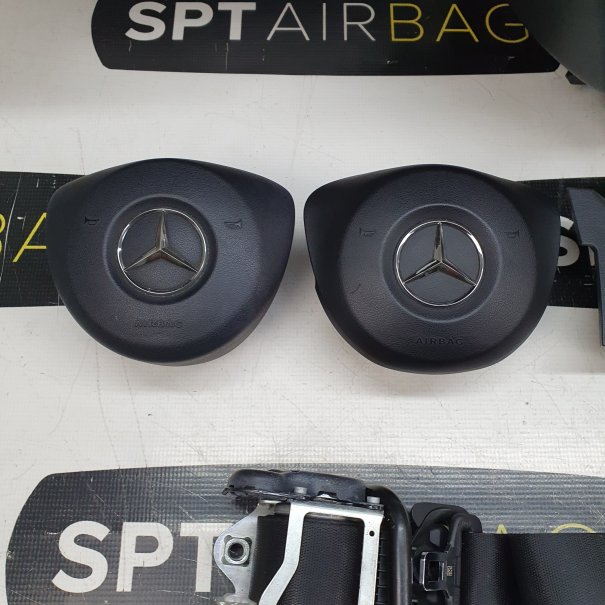 A KLASA W176 LIFT ARMATURENBRETT AIRBAG KIT...