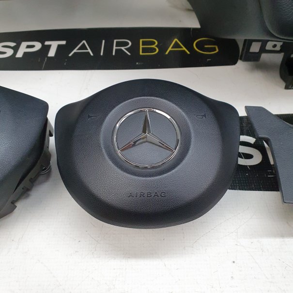 A KLASA W176 LIFT ARMATURENBRETT AIRBAG KIT...