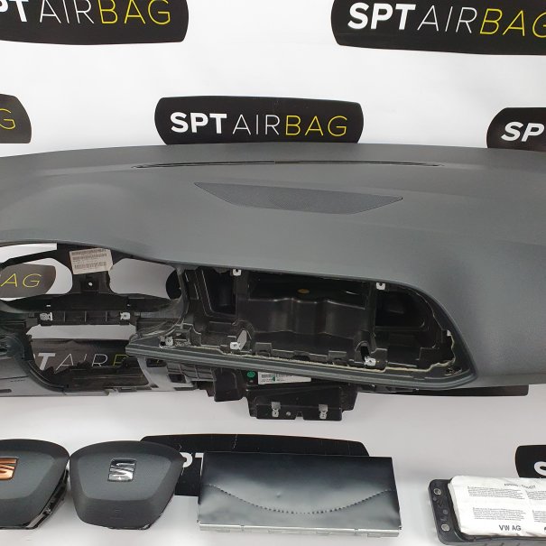 LEON III 3 KONSOLA DESKA ROZDZIELCZA AIRBAG...