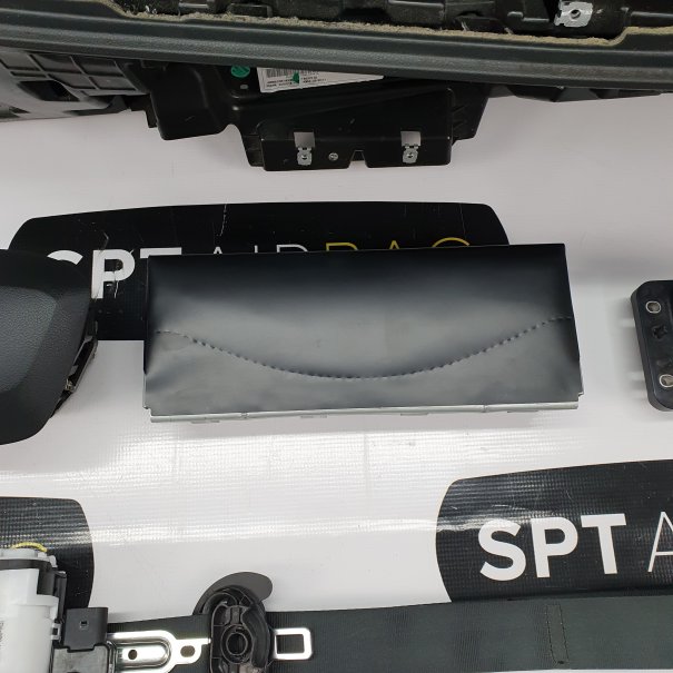 LEON III 3 KONSOLA DESKA ROZDZIELCZA AIRBAG...