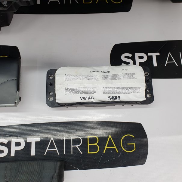 LEON III 3 KONSOLA DESKA ROZDZIELCZA AIRBAG...