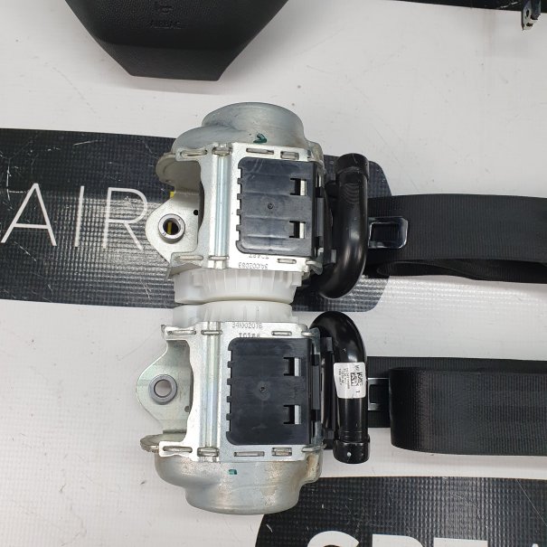 LEON IV 4 CRUSCOTTO AIRBAG SET CINTURE DI...