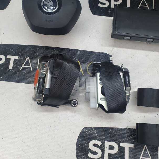 KAROQ LIFT ARMATURENBRETT AIRBAG KIT SITZGURTE