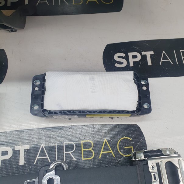 KAROQ DASHBOARD AIRBAG SET REEKS ZITBANDEN...