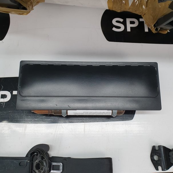 KODIAQ VRS DASHBOARD WITH RED THREAD AIRBAG KIT...