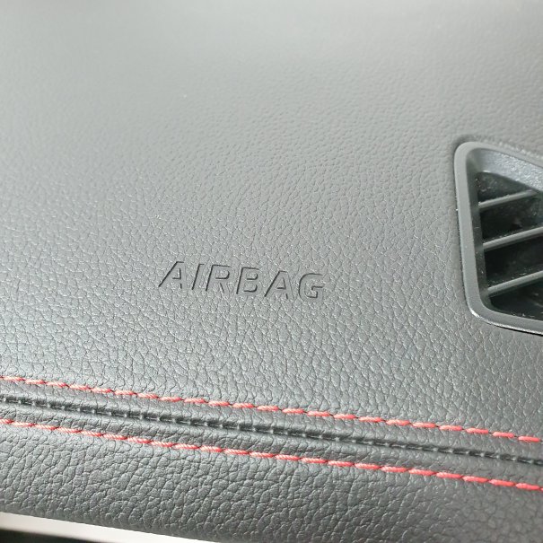 KODIAQ VRS DASHBOARD WITH RED THREAD AIRBAG KIT...