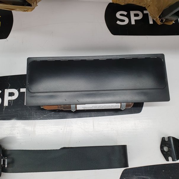 KODIAQ VRS DASHBOARD WITH RED THREAD AIRBAG KIT...