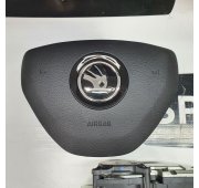 KODIAQ VRS TABLEAU DE BORD AVEC FIL ROUGE AIRBAG ENSEMBLE CEINTURES DE SÉCURITÉ