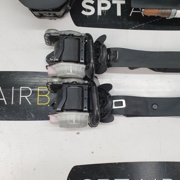 KODIAQ VRS DASHBOARD WITH GREY THREAD AIRBAG...