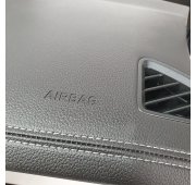 KODIAQ VRS TABLEAU DE BORD AVEC FIL ROUGE AIRBAG ENSEMBLE CEINTURES DE SÉCURITÉ