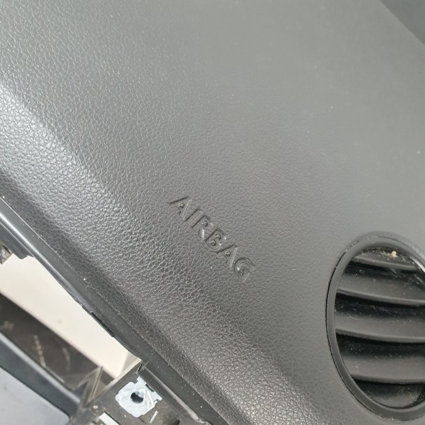 NEW BEETLE KONSOLA DESKA ROZDZIELCZA AIRBAG...