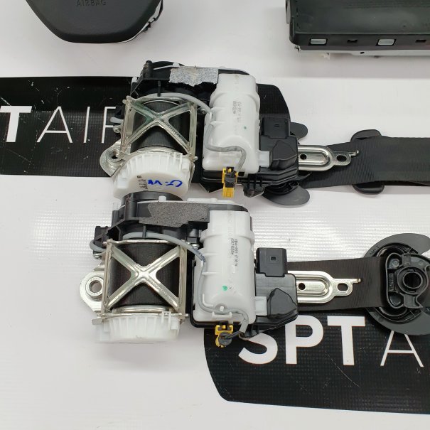 SPORTSVAN DASHBOARD AIRBAG SET VEILIGHEIDSRIEMEN
