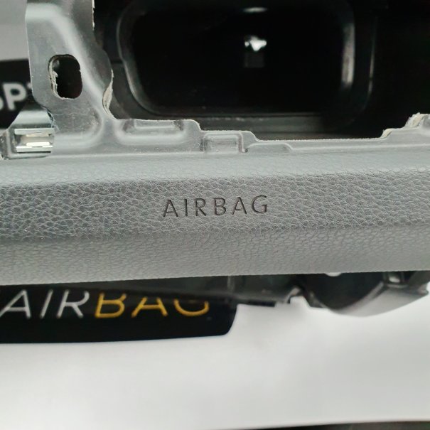 TOURAN II 2 DASHBOARD AIRBAG KIT SEAT BELTS