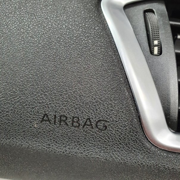C4 DASHBOARD AIRBAG KIT SEAT BELTS