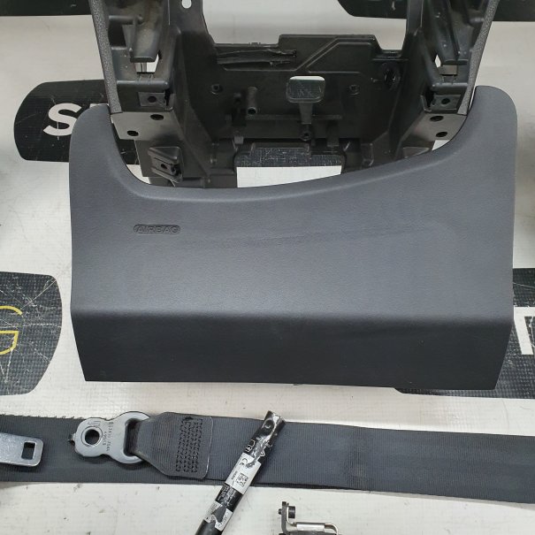 B-MAX DASHBOARD AIRBAG KIT SEAT BELTS