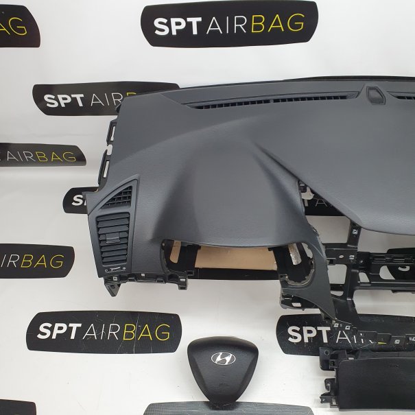 i40 DASHBOARD AIRBAG SET VEILIGHEIDSRIEMEN