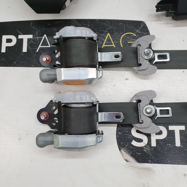 i40 DASHBOARD AIRBAG SET VEILIGHEIDSRIEMEN